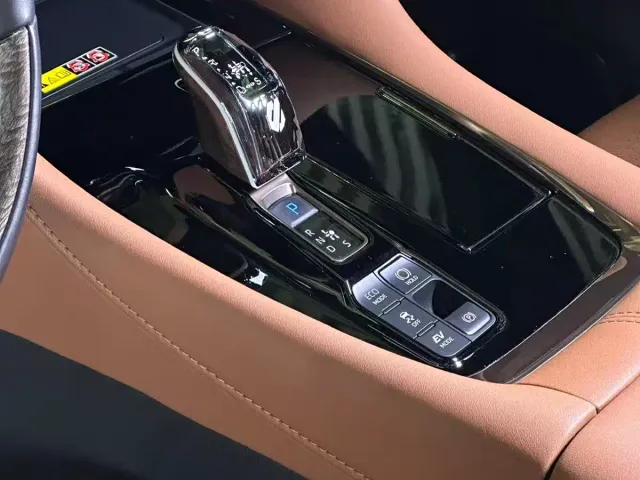 Toyota Alphard — Фото автомобиля 11