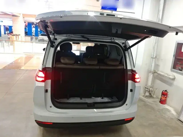 Wuling Starlight 730 — Фото автомобиля 18