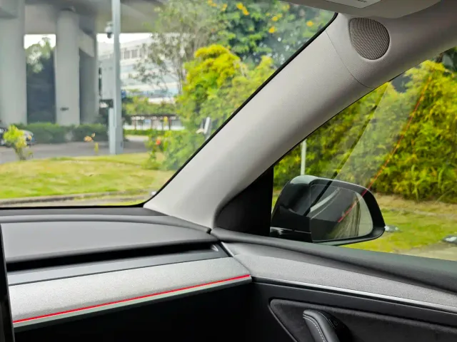 Tesla Model Y — Фото автомобиля 16