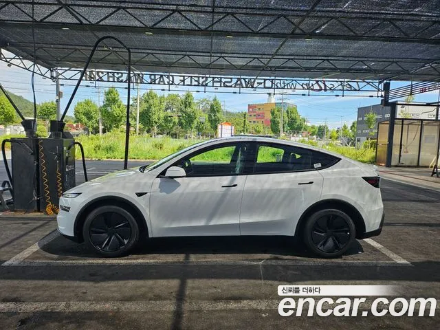 Фотография автомобиля — Tesla Model Y