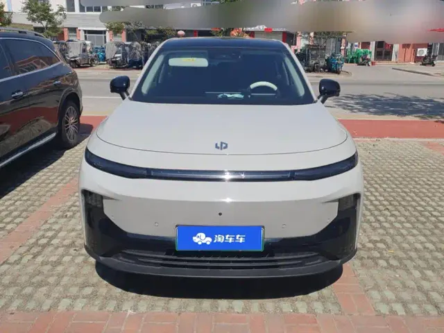 Leapmotor B10 — Фото автомобиля 2