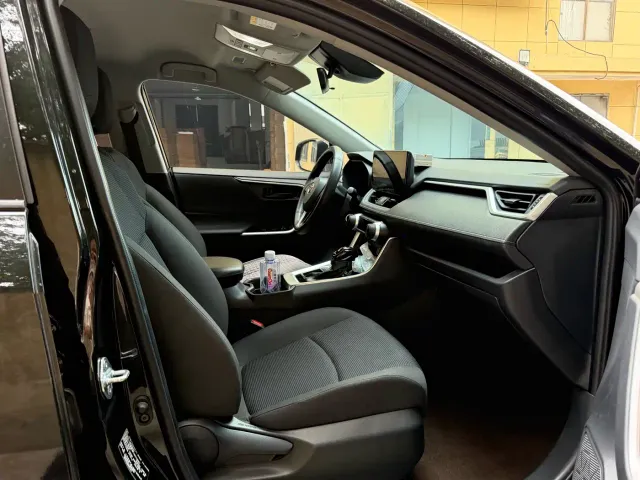 Toyota RAV4 — Фото автомобиля 9