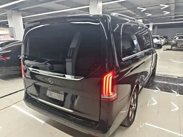 Mercedes-Benz V-Class — Фото автомобиля 6