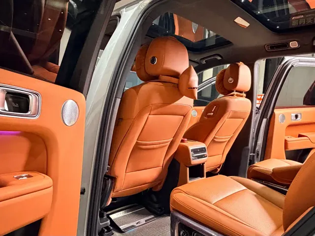 Li Auto L8 — Фото автомобиля 12