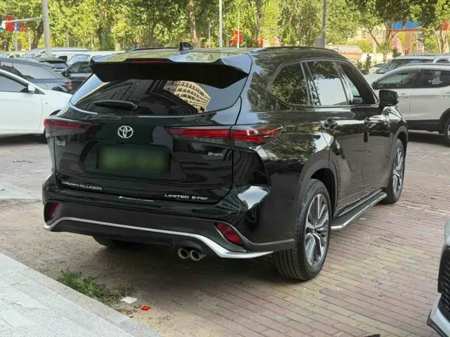 Toyota Crown Kluger — Фото автомобиля 12