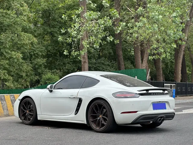 Porsche 718 — Фото автомобиля 5