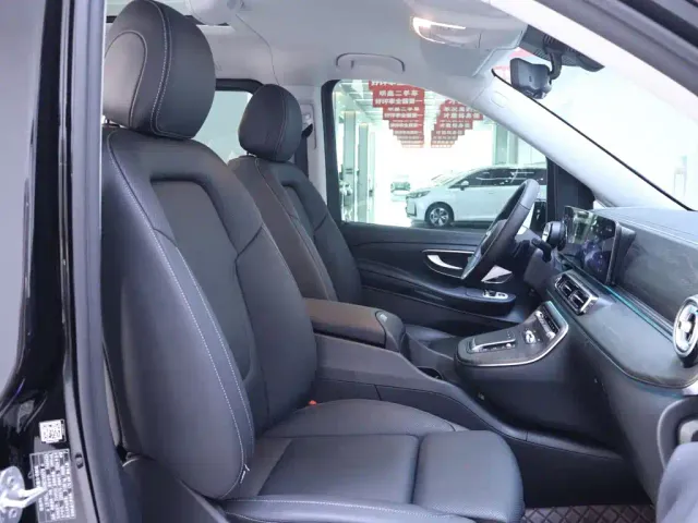 Mercedes-Benz V-Class — Фото автомобиля 21