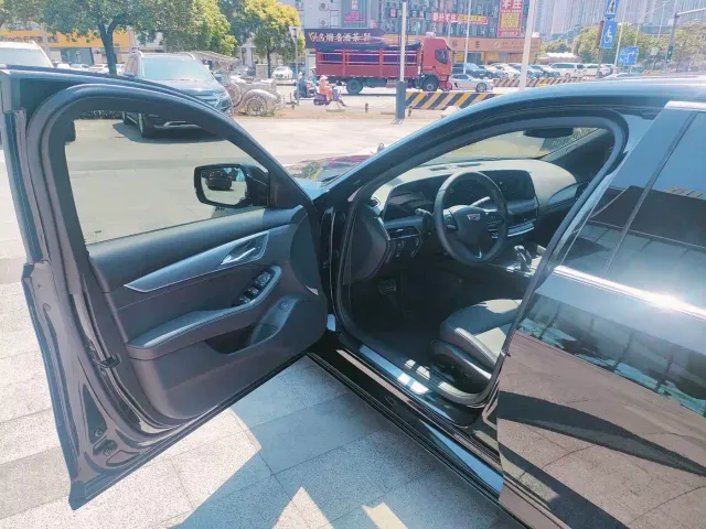 Cadillac CT5 — Фото автомобиля 11