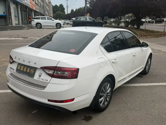 Skoda Octavia — Фото автомобиля 5