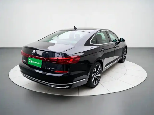 Volkswagen Passat — Фото автомобиля 6