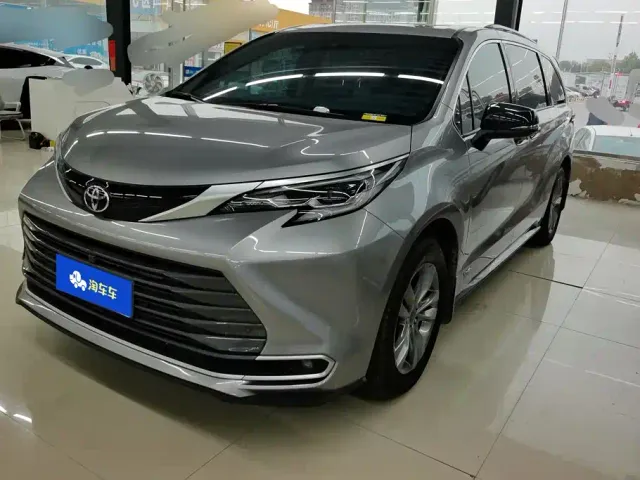 Фотография автомобиля — Toyota Sienna