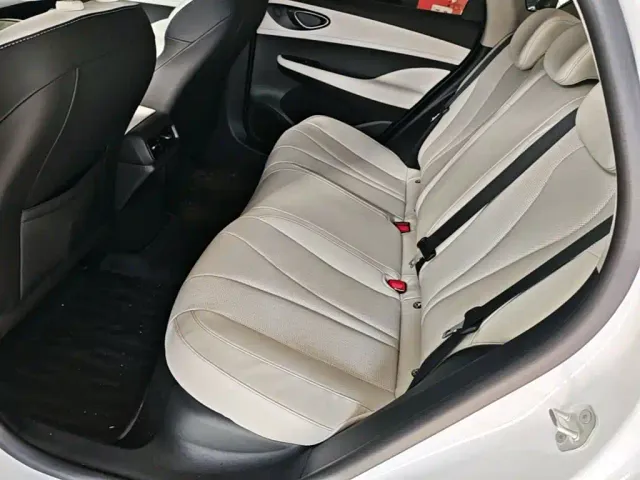 BYD Seal 05 DM-i — Фото автомобиля 16