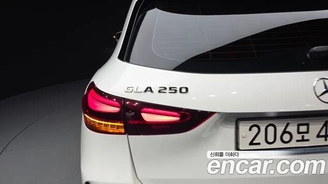 Mercedes-Benz GLA-Class H247 — Фото автомобиля 8