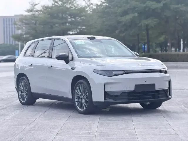 Leapmotor C10 — Фото автомобиля 3