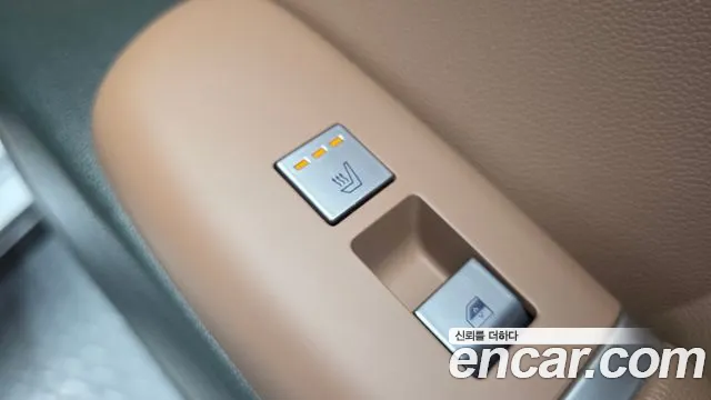 Hyundai Grandeur Grandeur (GN7) 2.5 Бензин 2WD — Фото автомобиля 19