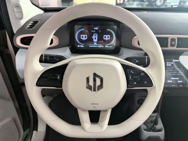 Leapmotor T03 — Фото автомобиля 10