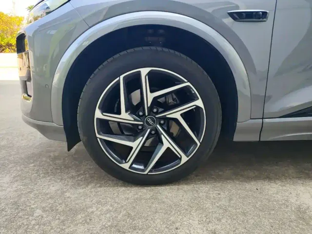 Audi Q6L e-tron — Фото автомобиля 22