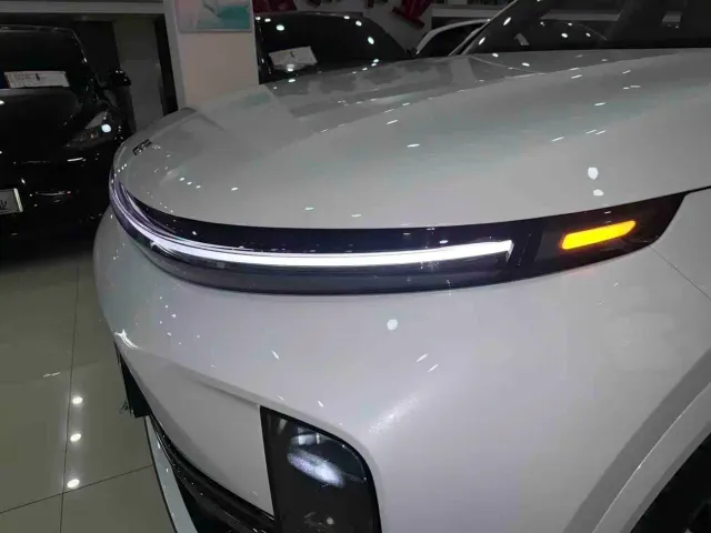Li Auto L7 — Фото автомобиля 14