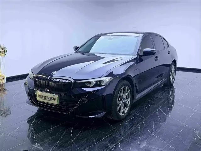 Фотография автомобиля — BMW i3