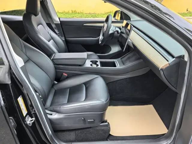 Tesla Model Y 2022 Long Range AWD — Фото автомобиля 10