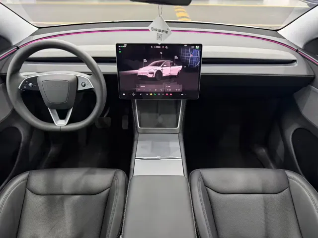 Tesla Model Y — Фото автомобиля 12