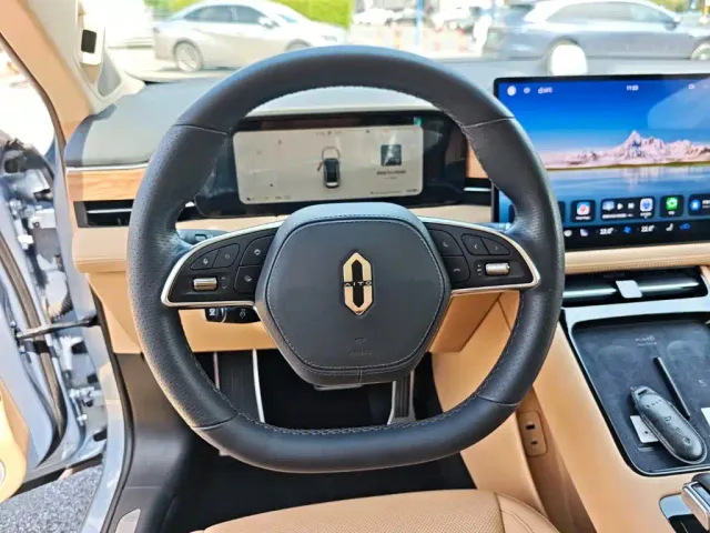 Aito M5 — Фото автомобиля 13