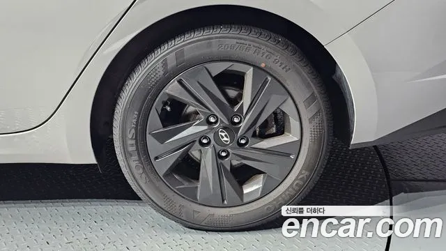 Hyundai Avante CN7 — Фото автомобиля 6