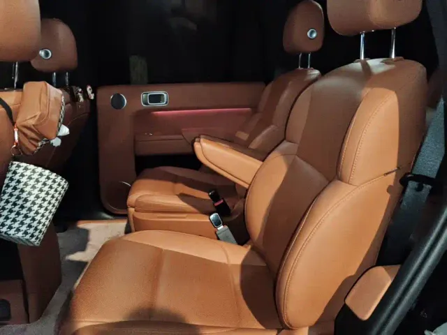 Li Auto L9 — Фото автомобиля 15