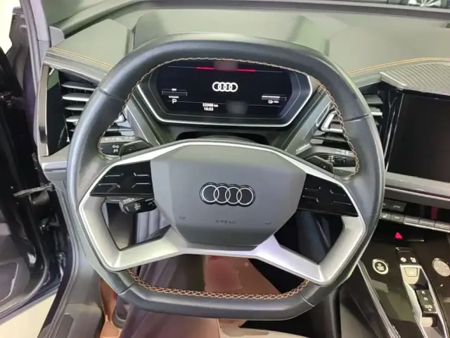 Audi Q4 e-tron — Фото автомобиля 10