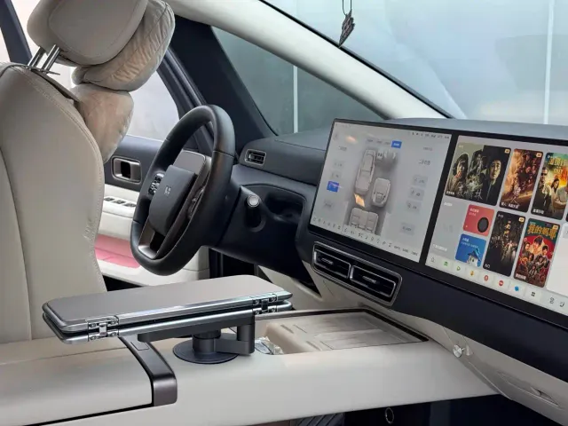 Li Auto MEGA — Фото автомобиля 15
