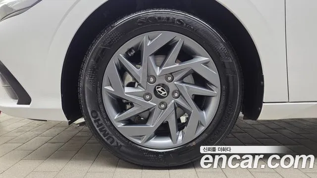 Hyundai Avante CN7 — Фото автомобиля 5