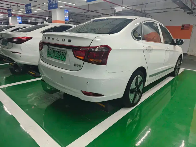 Dongfeng Fengshen E70 — Фото автомобиля 3