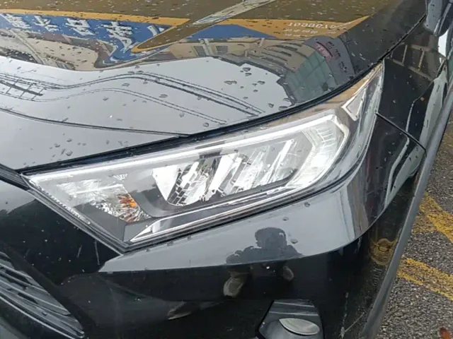 Toyota RAV4 — Фото автомобиля 23