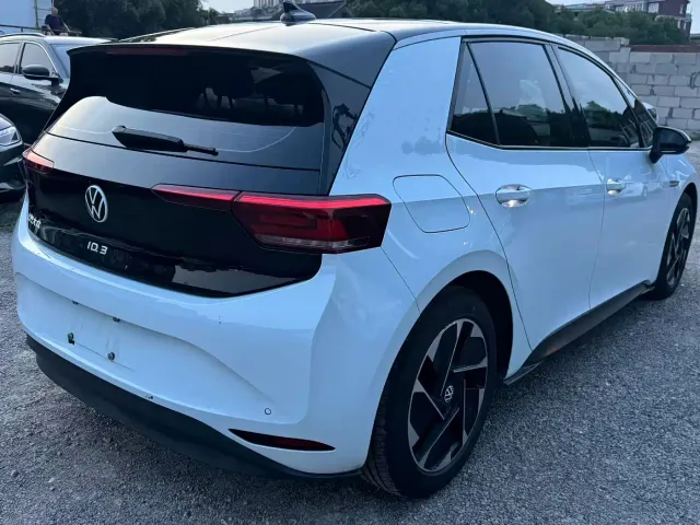 Volkswagen ID.3 — Фото автомобиля 8