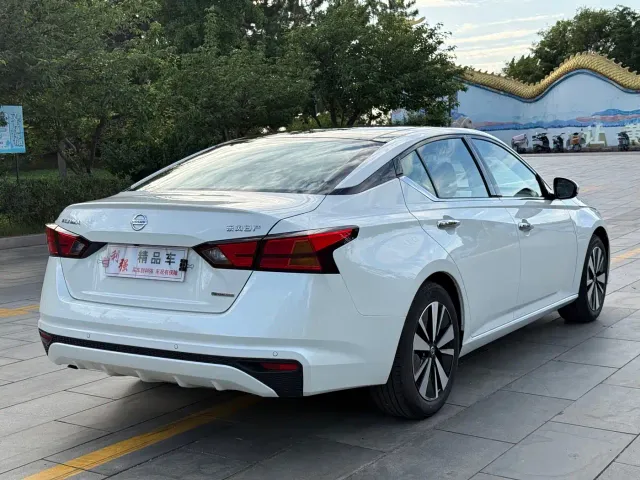 Nissan Teana — Фото автомобиля 17