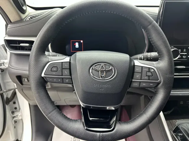 Toyota Highlander — Фото автомобиля 15