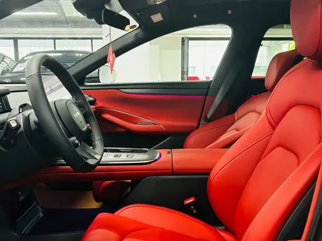 Xiaomi SU7 — Фото автомобиля 8