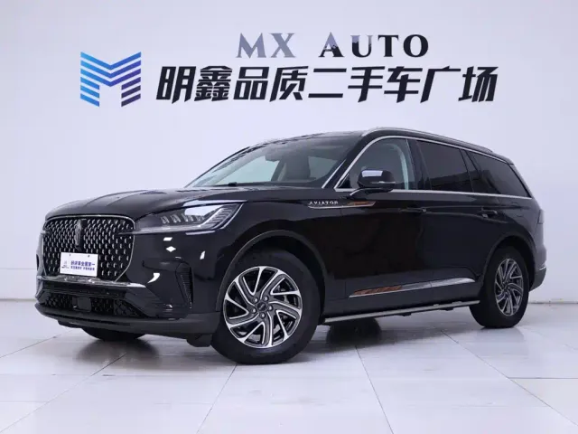 Lincoln Aviator — Фото автомобиля 2
