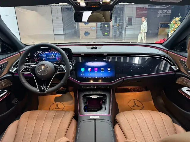 Mercedes-Benz E-Class — Фото автомобиля 9