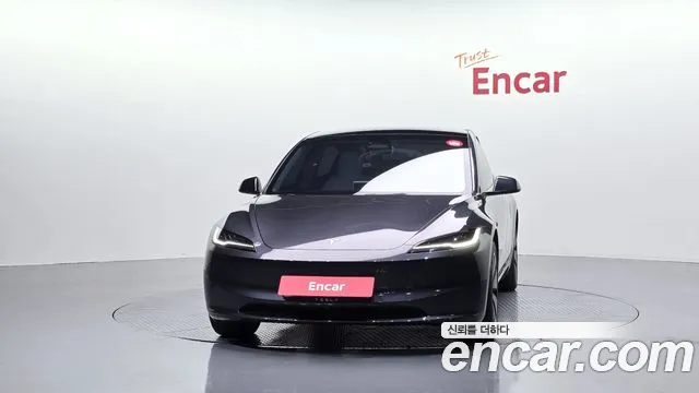 Tesla Model 3 — Фото автомобиля 3