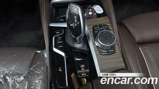 BMW 5 Series G30 — Фото автомобиля 9