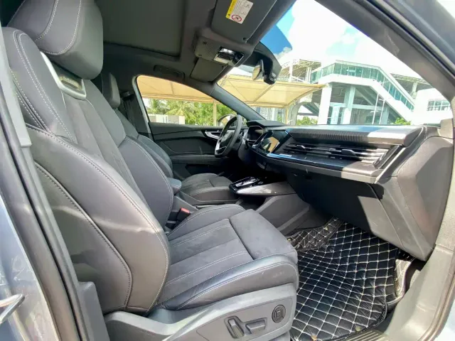 Audi Q4 e-tron — Фото автомобиля 4