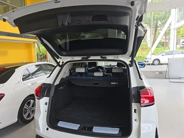 Geely Boyue — Фото автомобиля 18