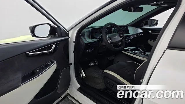 Kia EV6 — Фото автомобиля 15
