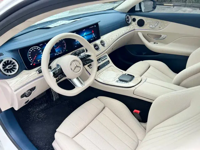 Mercedes-Benz E-Class — Фото автомобиля 2