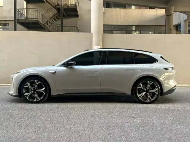 Nio ET5 Touring — Фото автомобиля 3