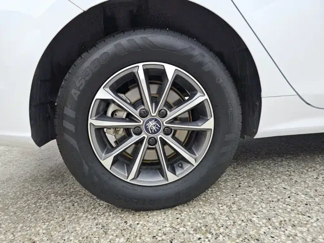 BYD Qin PLUS — Фото автомобиля 6