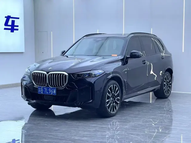 Фотография автомобиля — BMW X5