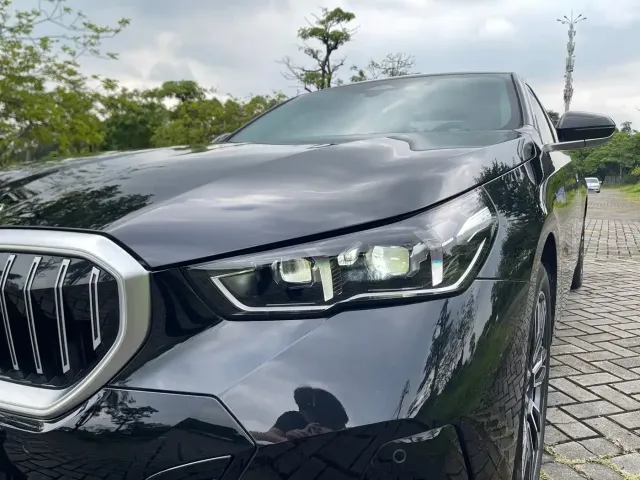 BMW 5 Series — Фото автомобиля 22