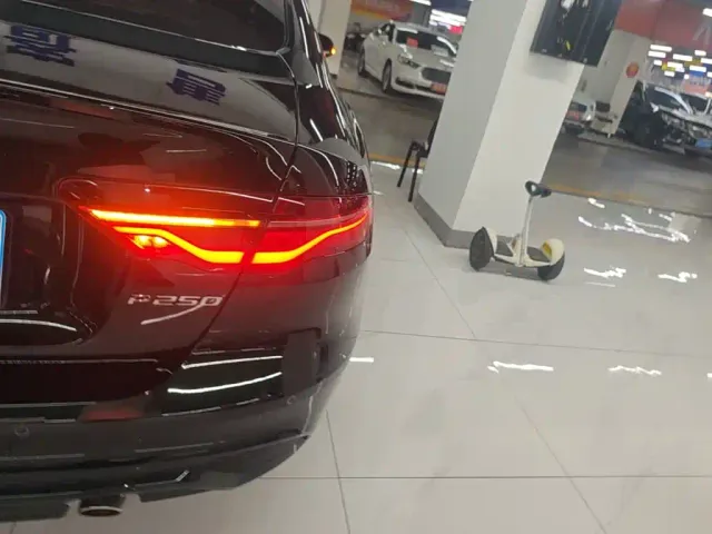 Jaguar XEL — Фото автомобиля 7